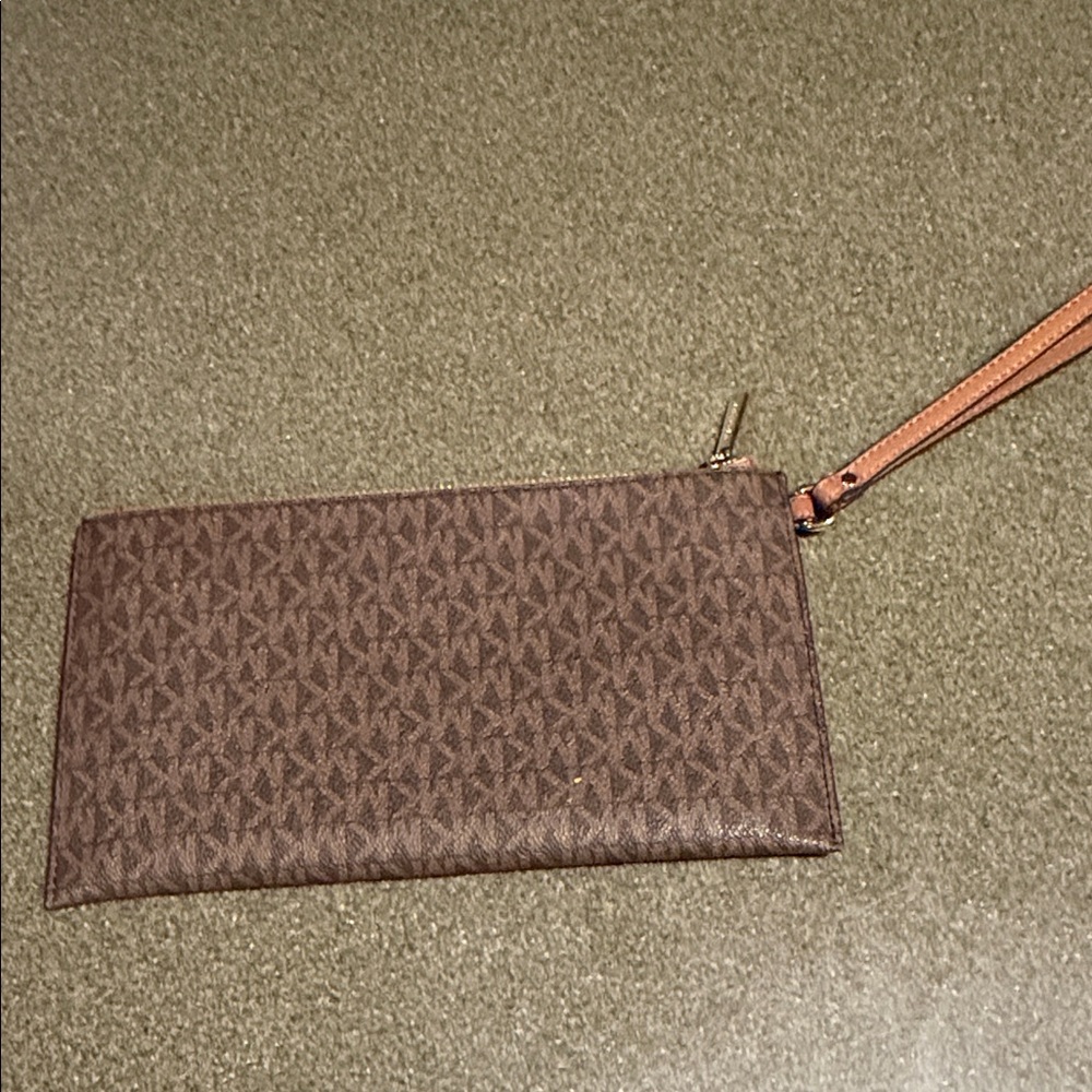 Michael Kors Brown‎ Signature Monogram Wristlet Clutch Gold Hardware 9.5 Inch - Picture 3 of 9
